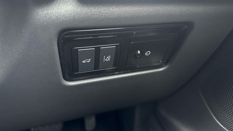 Jaguar F-Pace 2.0d Portfolio 5dr Auto AWD Diesel Estate